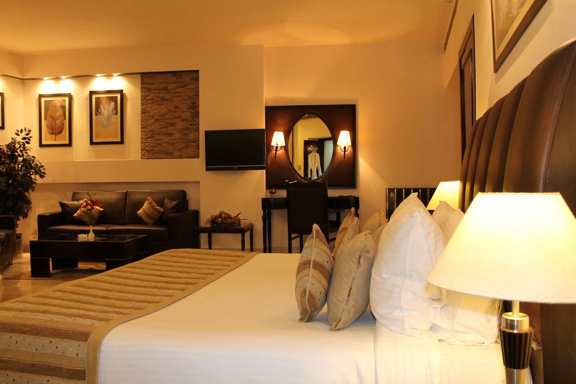 Hotel Shanti Palace Mahipalpur Neu-Delhi Exterior foto