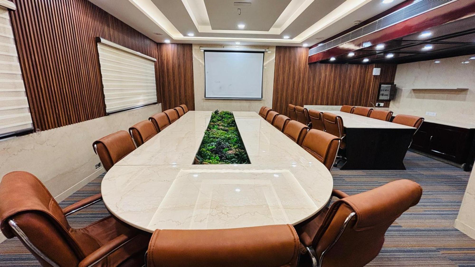 Hotel Shanti Palace Mahipalpur Neu-Delhi Exterior foto