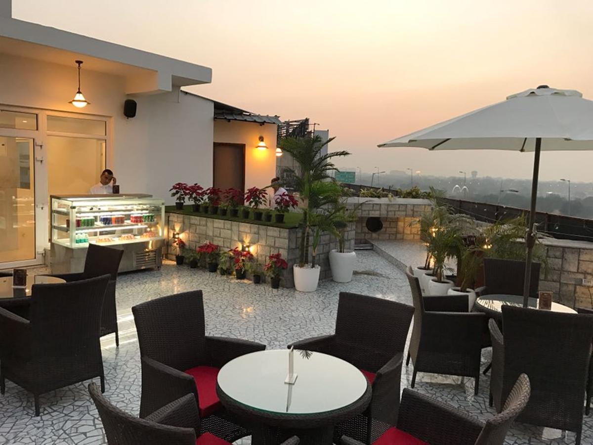 Hotel Shanti Palace Mahipalpur Neu-Delhi Exterior foto